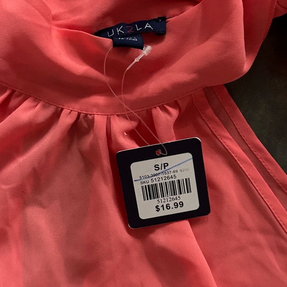 Sleeveless blouse with a tie neck. Nice flowy - Picture 2 of 3